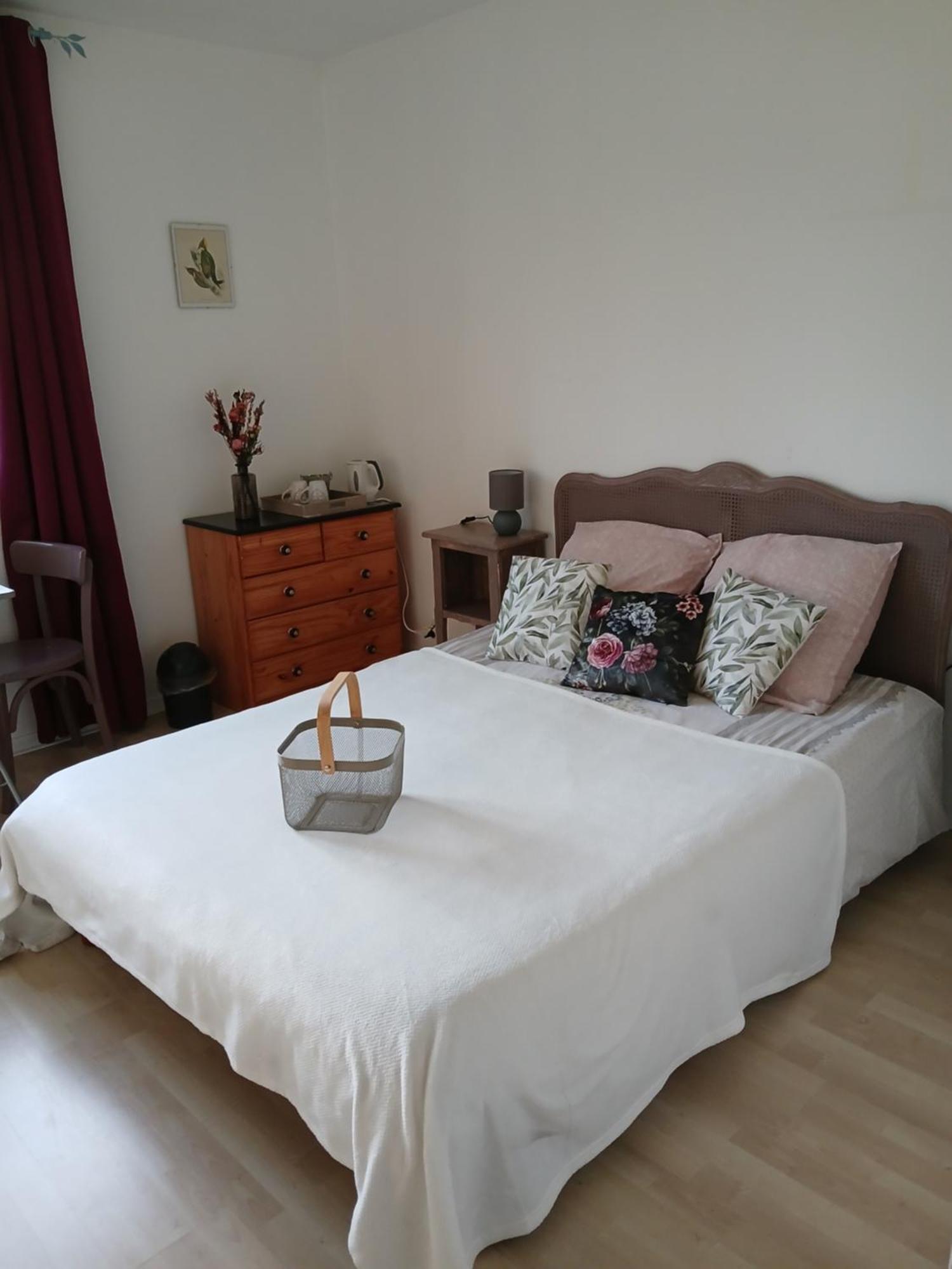 Bed and Breakfast Domaine Des Ifs Le Pin  Exterior foto